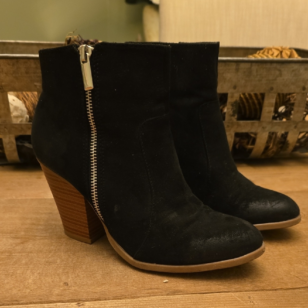 Shoe Dazzle Black Ankle Booties with Wooden Heel